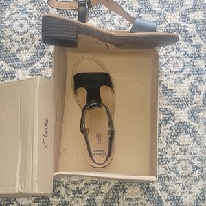 Clarks Black Tan Women's Sandals
